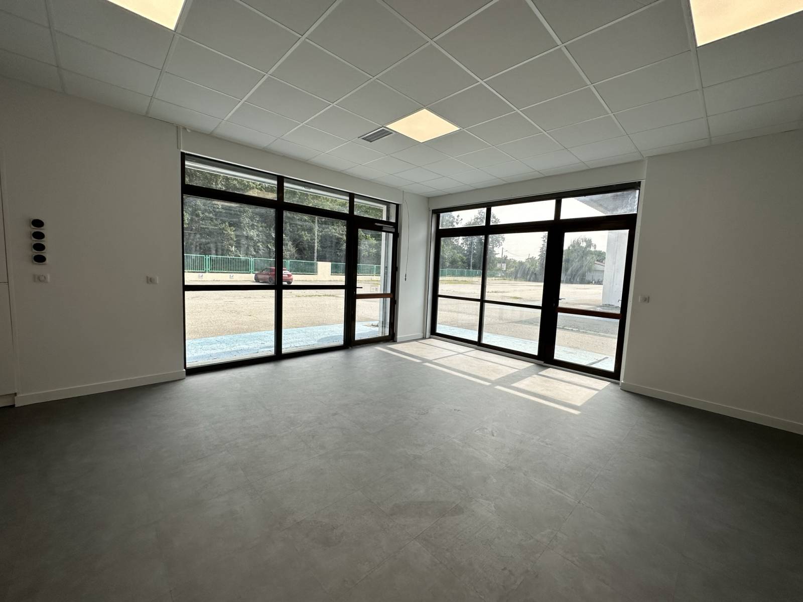 Entrepôt logistique et industriel 7 500 m² à vendre au cœur de Toulouse - Zone industrielle dynamique