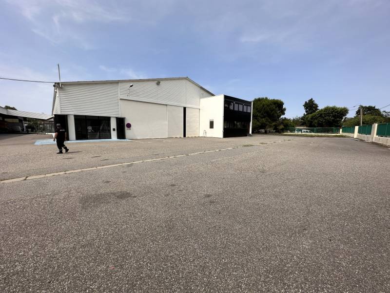 A la location entrepôt de 2503 m²  au nord est de Toulouse intramuros