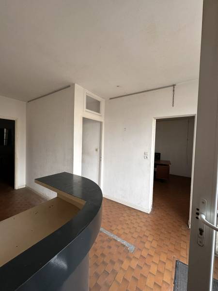 location st Alban 1200 m² sur 3000 m² de terrain clos