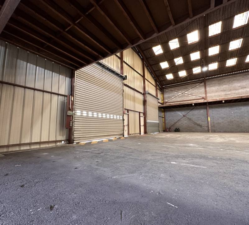 A la location entrepôt de 2503 m²  au nord est de Toulouse intramuros