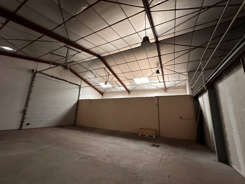 A la location local d’activité commerciale de 420 m² à Pin Justaret sud ouest de Toulouse