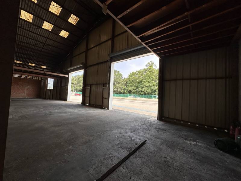 Vaste entrepôt à louer de 7 490 M² dans le secteur nord est de Toulouse