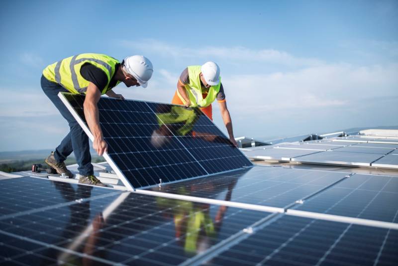 les panneaux photovoltaïques  sur les bâtiments industriels de minimum 1000 m² de surface au sol Haute Garonne bâtiment industriel
