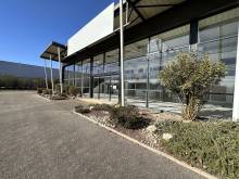 entrepôts avec bureaux et show room à l'achat